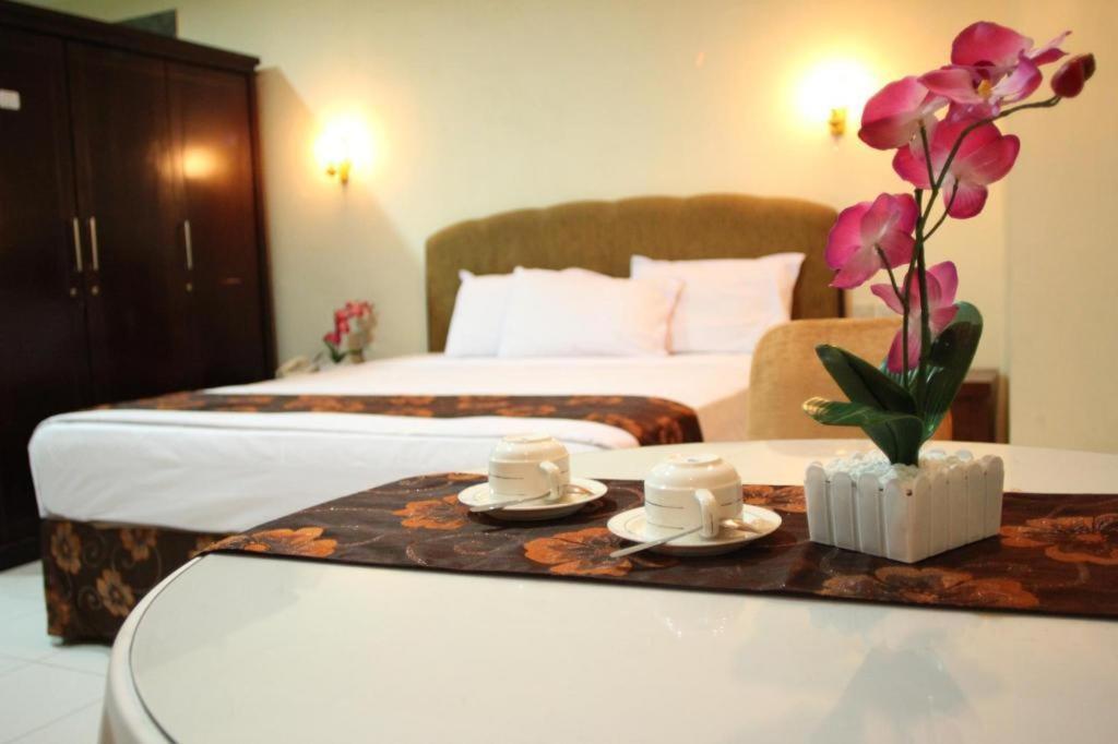 Hotel Permatahati And Convention Center