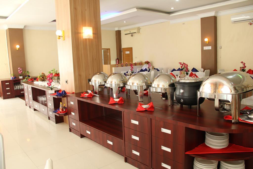 Permatahati And Convention Center Hotel 2*