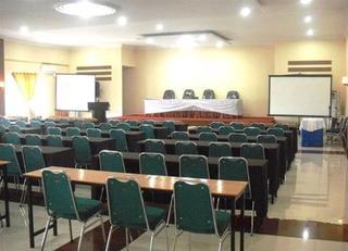 Permatahati And Convention Center Hotel 2*