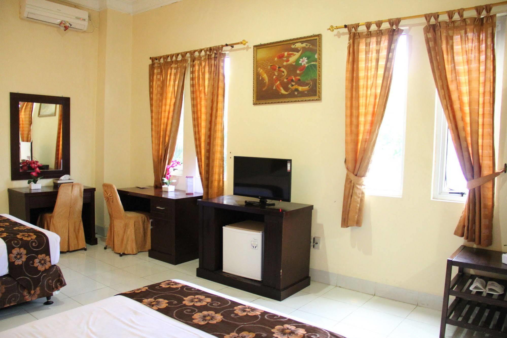 Hotel Permatahati And Convention Center 2*