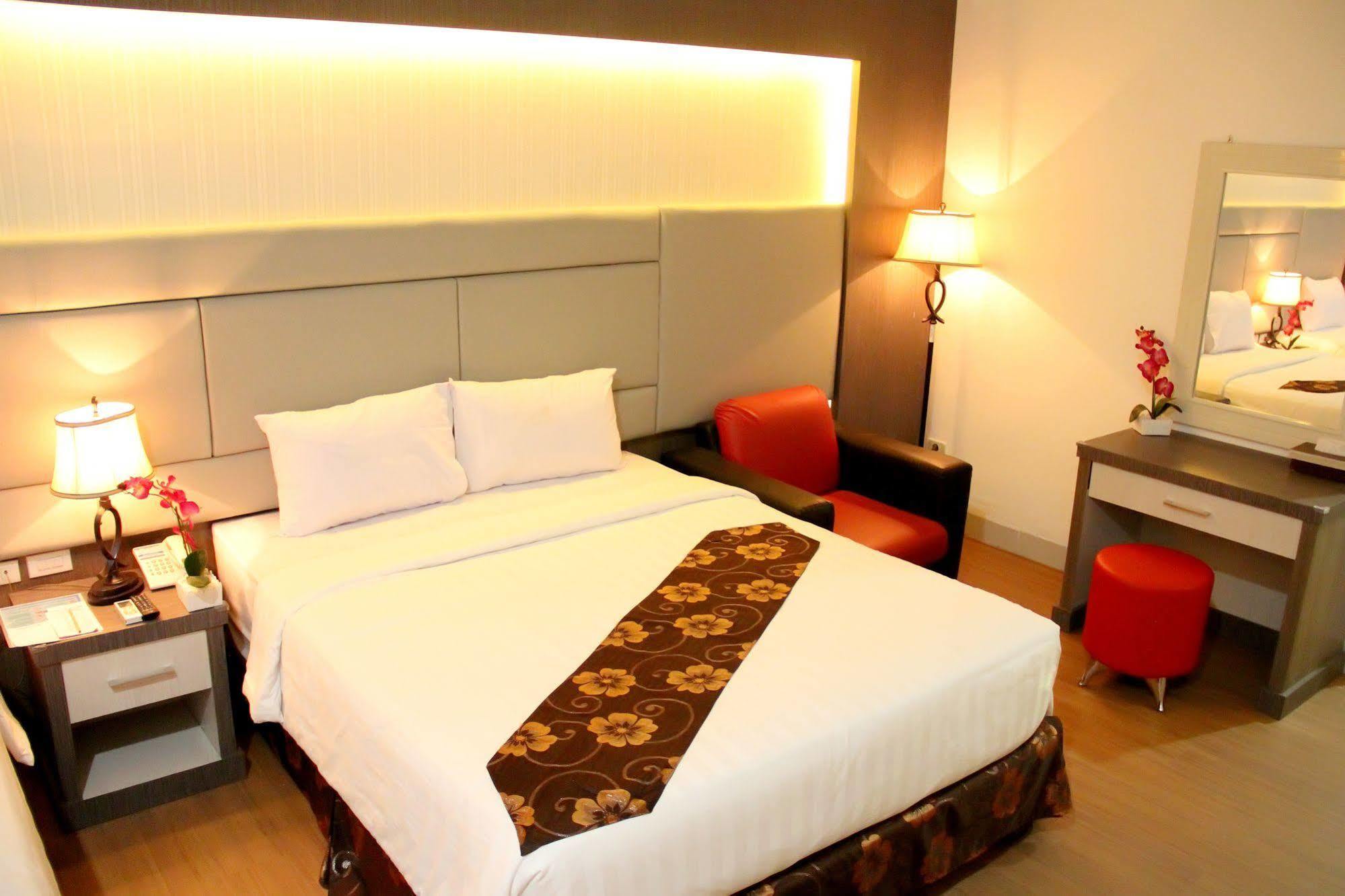 Permatahati And Convention Center Hotel 2*