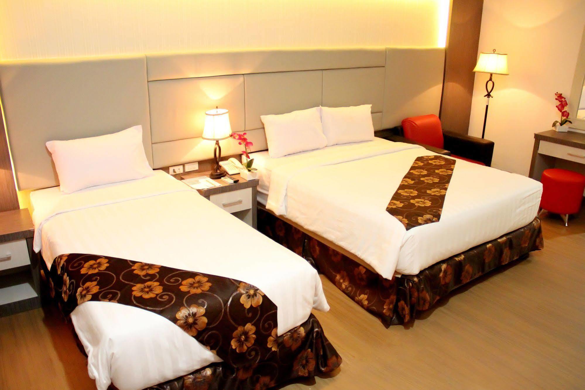 Permatahati And Convention Center Hotel 2*